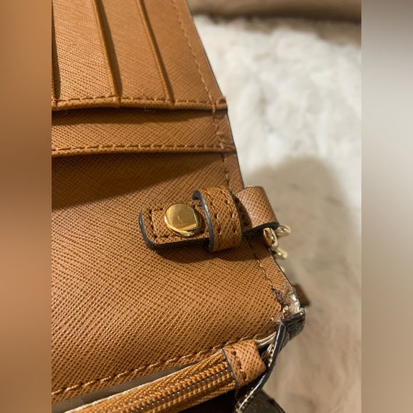 Calvin Klein Signature Wallet on String - Picture 7 of 8